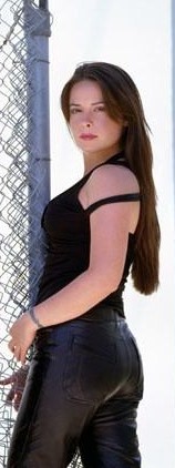 holly21.jpg (20337 bytes)