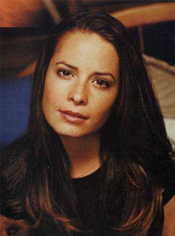 holly8.jpg (16815 bytes)